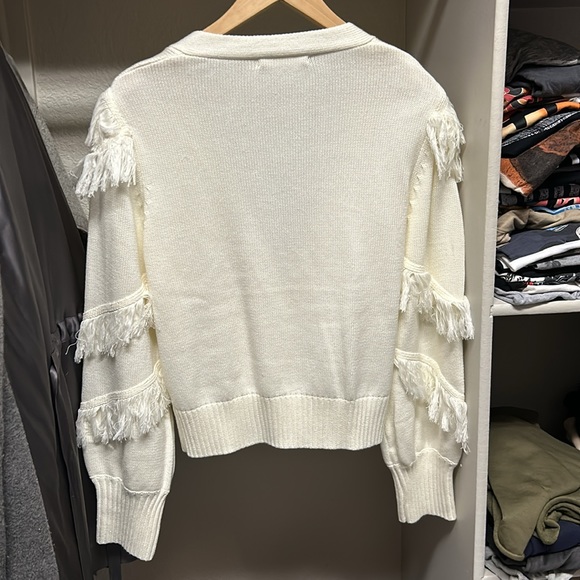 White fringe sleeve sweater , size L - Picture 2 of 3